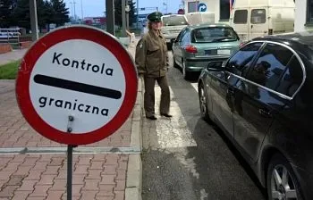 Біженці просяться до Польщі