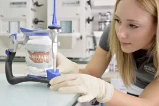 How to become a dental technician