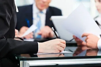 Разрешение на трудоустройство: оформление документа для иностранцев